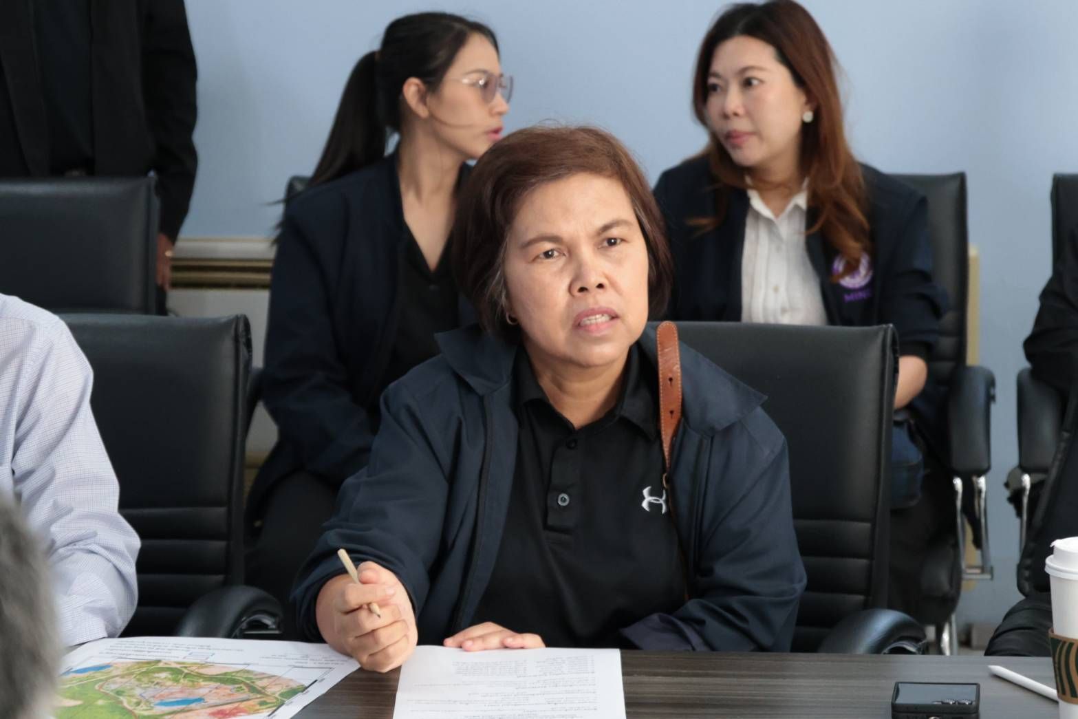 รมช.อุตฯ ลุยเหมืองเขาสามง่าม เน้นกำกับฟื้นฟูพื้นที่ ย้ำผู้ประกอบการไม่ทิ้งชุมชน ลดฝุ่น–น้ำเสีย สร้างสมดุลอุตสาหกรรมกับสิ่งแวดล้อม