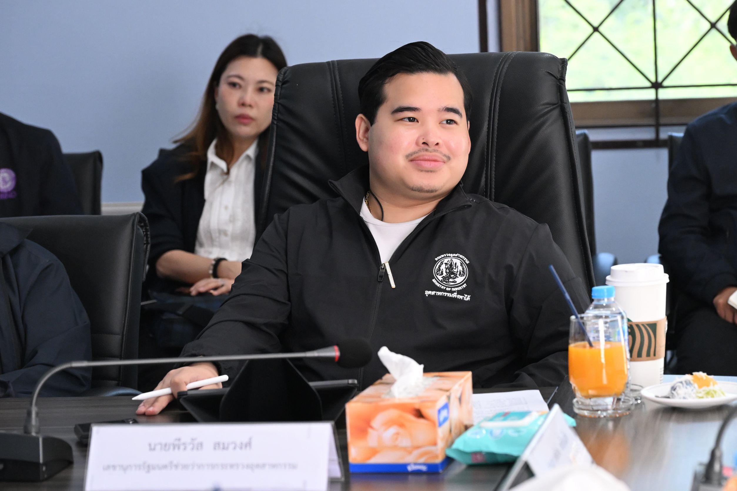 รมช.อุตฯ ลุยเหมืองเขาสามง่าม เน้นกำกับฟื้นฟูพื้นที่ ย้ำผู้ประกอบการไม่ทิ้งชุมชน ลดฝุ่น–น้ำเสีย สร้างสมดุลอุตสาหกรรมกับสิ่งแวดล้อม