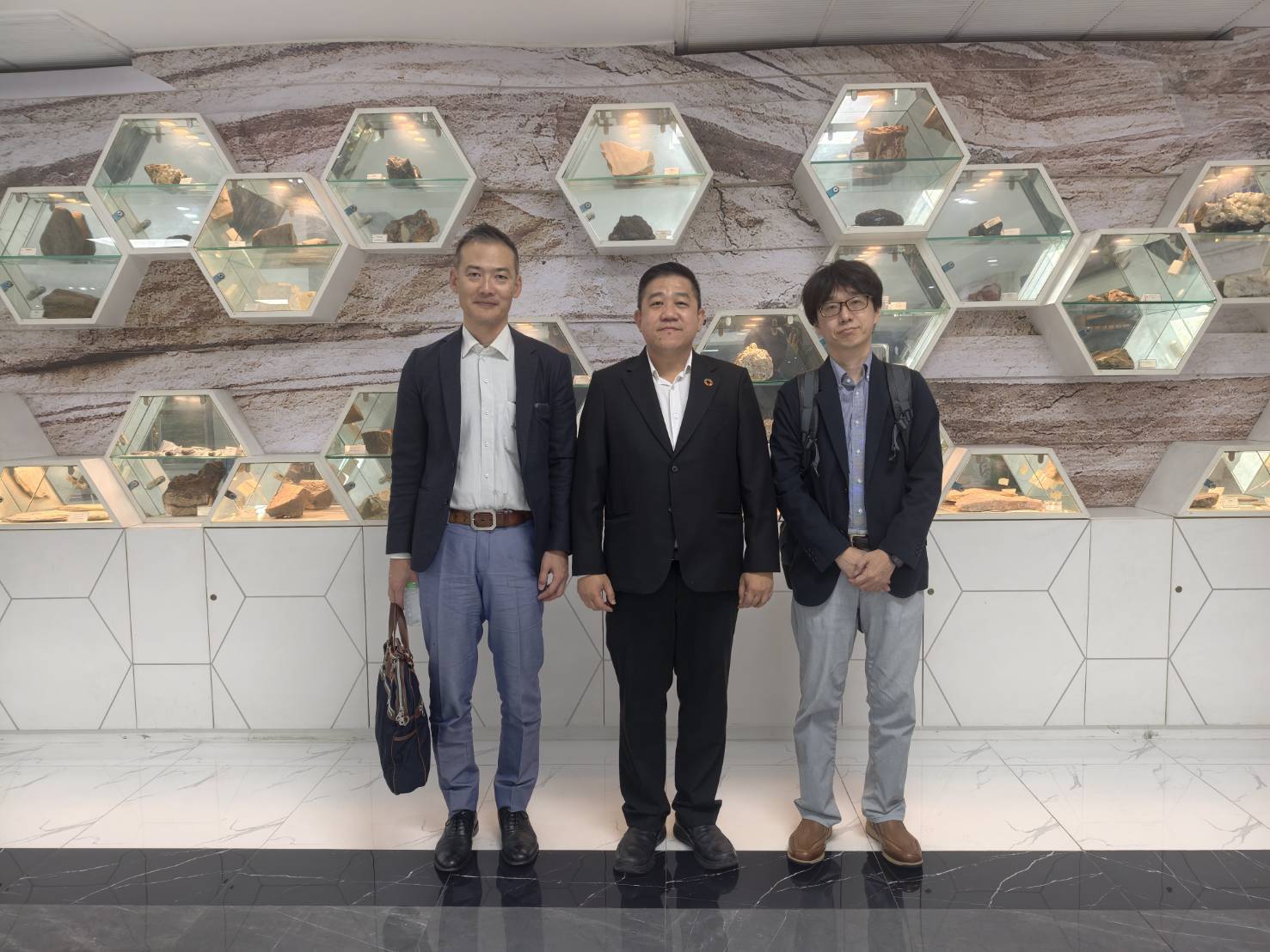 ผอ.กนอ. ให้การต้อนรับและประชุมหารือกับผู้แทนจาก TOYOTA Motor Corporation ประเทศญี่ปุ่น