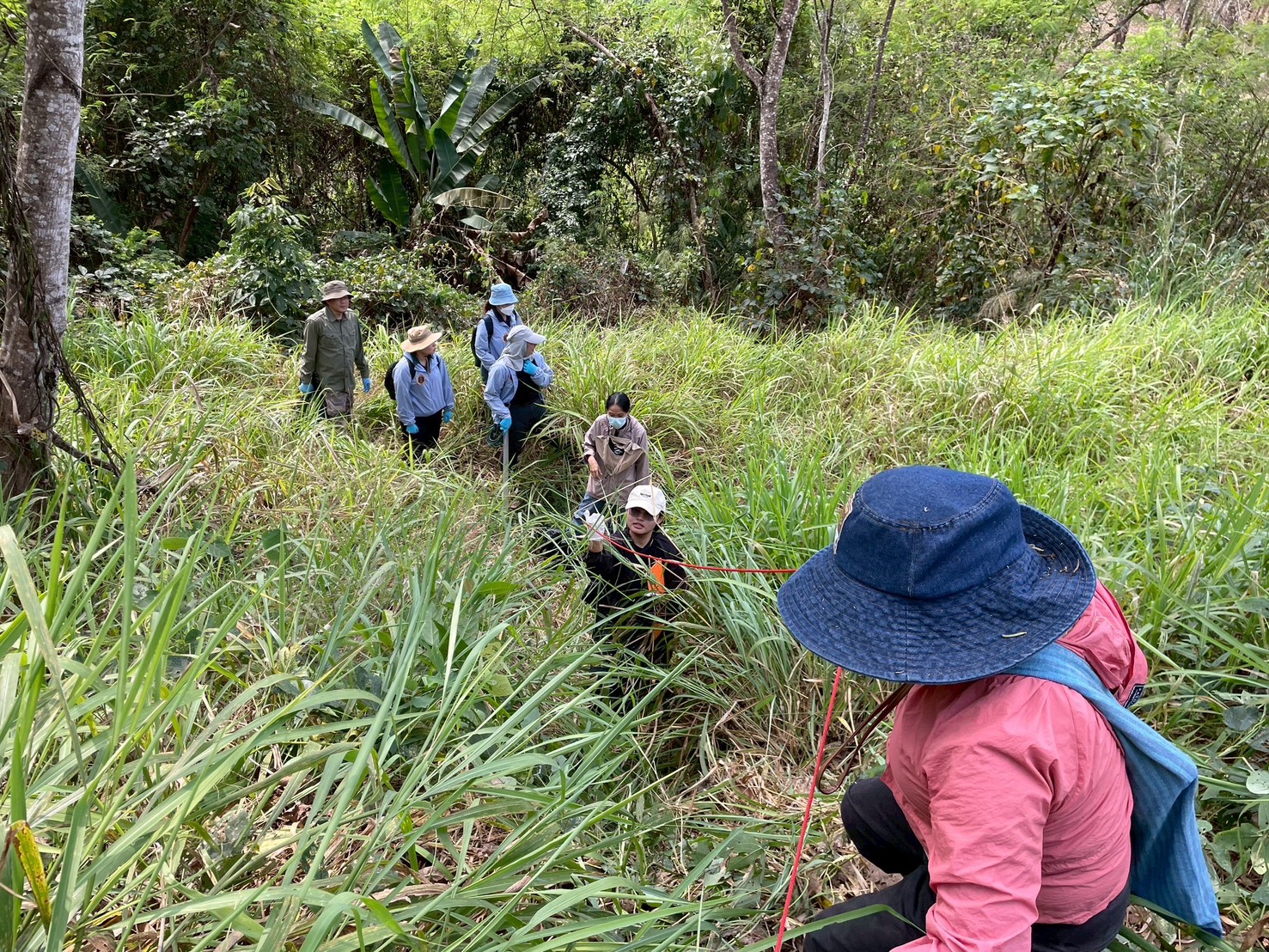 เจ้าหน้าที่ กบส. และ สรข.2 ร่วมประชุมคณะทำงานเก็บตัวอย่างน้ำเพื่อตรวจสอบวิเคราะห์คุณภาพน้ำในบริเวณโดยรอบ บริษัท ทุ่งคำ จำกัด