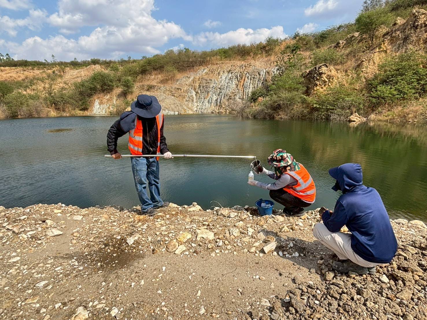 ทีมเจ้าหน้าที่ กว. ได้ลงพื้นที่สำรวจขุมเหมืองเก่า จำนวน 16 แห่ง