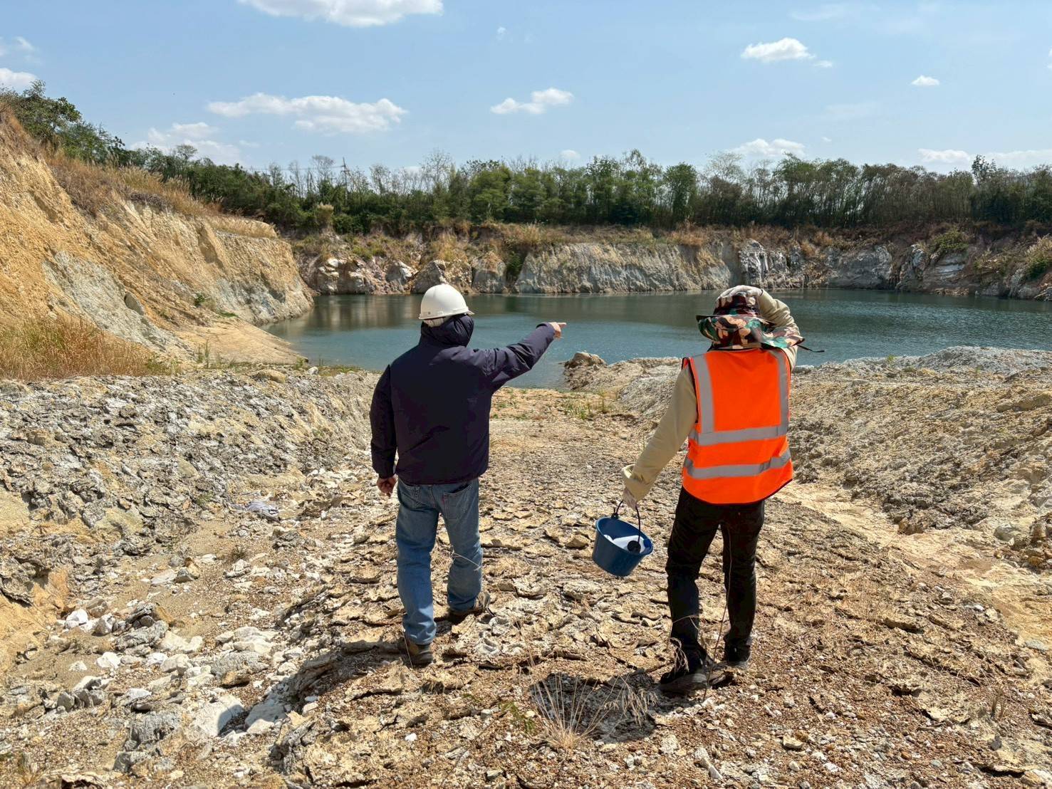 ทีมเจ้าหน้าที่ กว. ได้ลงพื้นที่สำรวจขุมเหมืองเก่า จำนวน 16 แห่ง