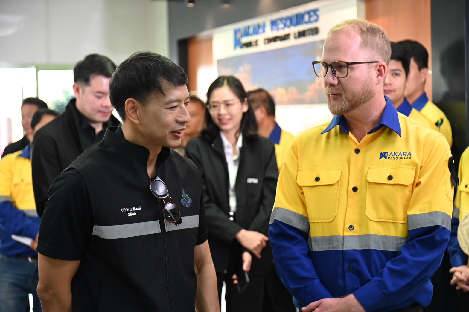 “ธนกร” บุกเหมืองทองอัครา หลังยุติข้อพิพาทด้วยดี กำชับคุมเข้มสิ่งแวดล้อม-ดูแลชุมชน เผย นายกฯ สั่งเดินหน้ายกระดับแร่ไทยสู่วัตถุดิบยุทธศาสตร์พลังงานสะอาด