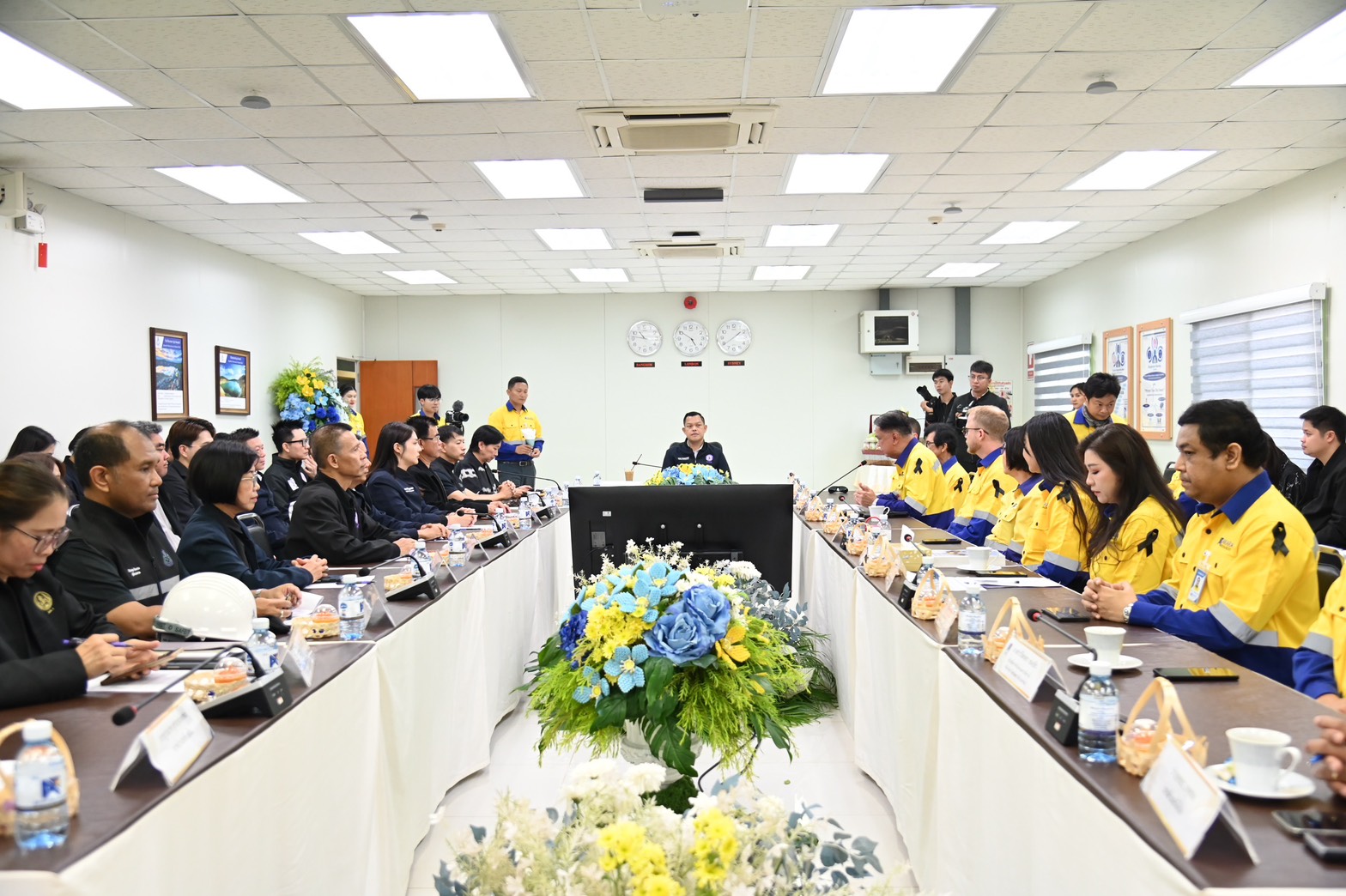 “ธนกร” บุกเหมืองทองอัครา หลังยุติข้อพิพาทด้วยดี กำชับคุมเข้มสิ่งแวดล้อม-ดูแลชุมชน เผย นายกฯ สั่งเดินหน้ายกระดับแร่ไทยสู่วัตถุดิบยุทธศาสตร์พลังงานสะอาด