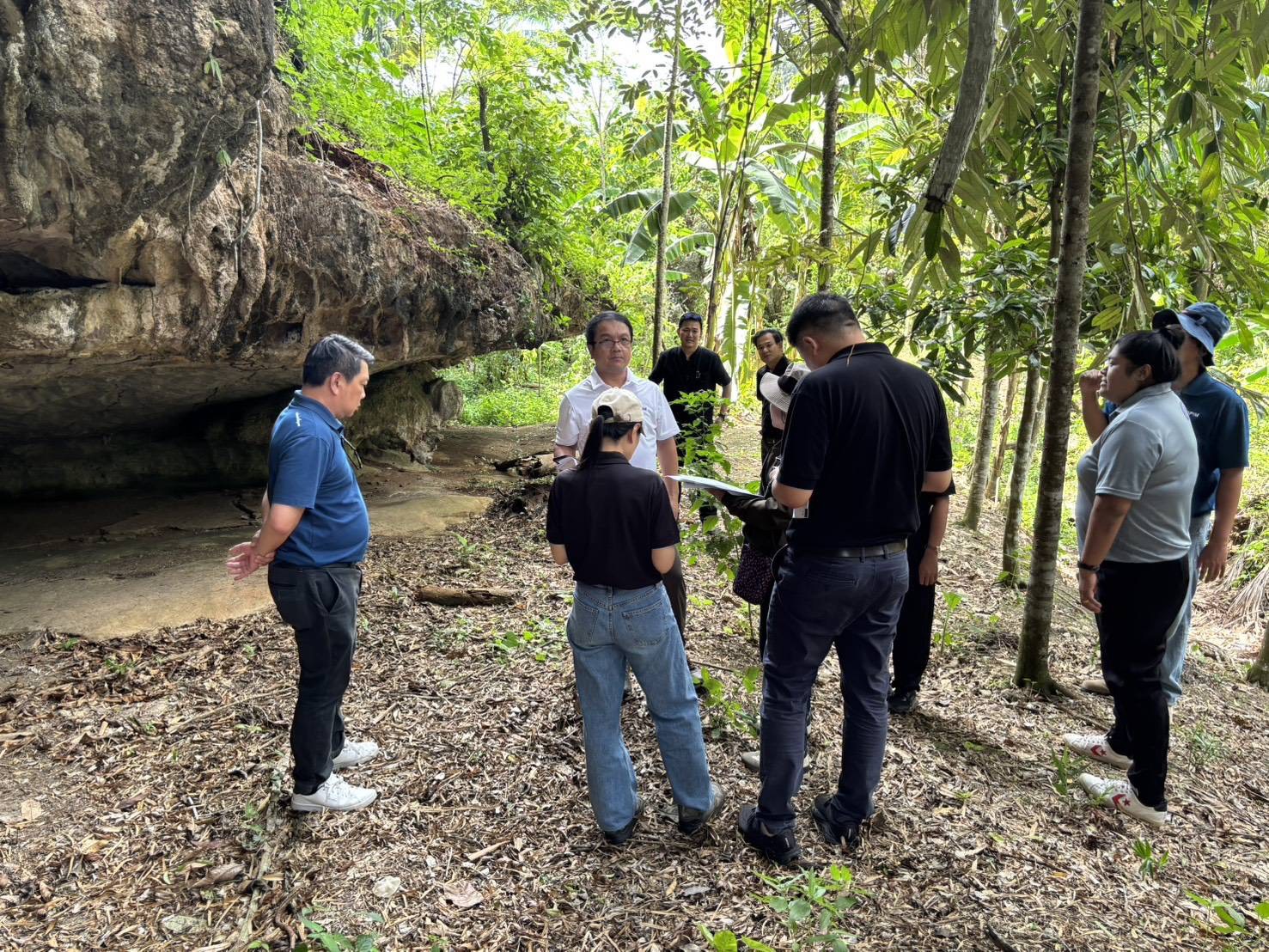 ผอ.กบว. และ ผอ.สรข.4 ร่วมดำเนินการตรวจสอบพื้นที่เขตแหล่งแร่เพื่อการทำเหมือง ในพื้นที่ จ.กระบี่ และ จ.พังงา