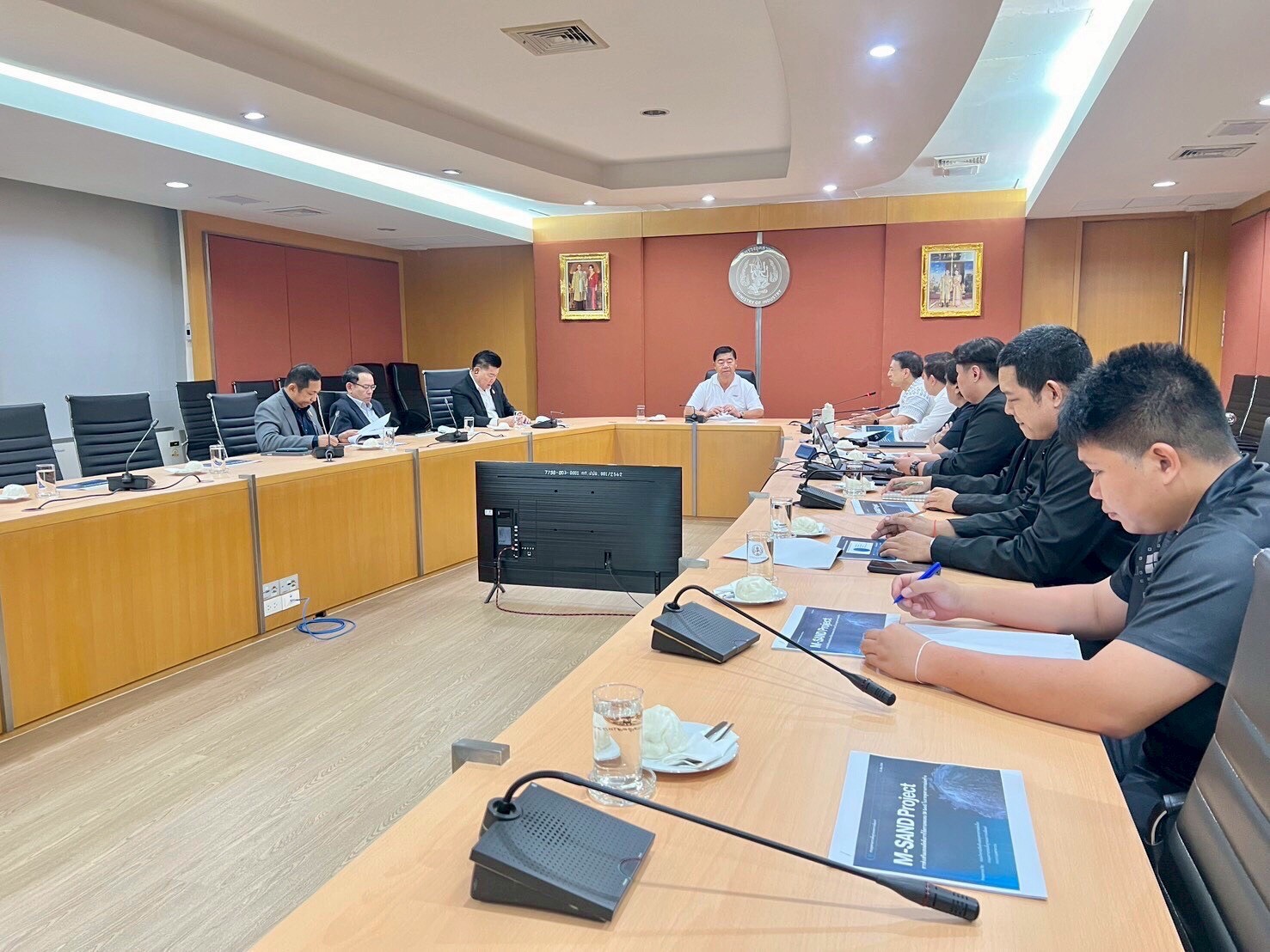 อพร. ร่วมการประชุมเกี่ยวกับการใช้ประโยชน์วัตถุดิบทดแทนทราย (M-Sand) ที่ได้จากการเพิ่มมูลค่าหินฝุ่นในกระบวนการผลิตหินอุตสาหกรรม