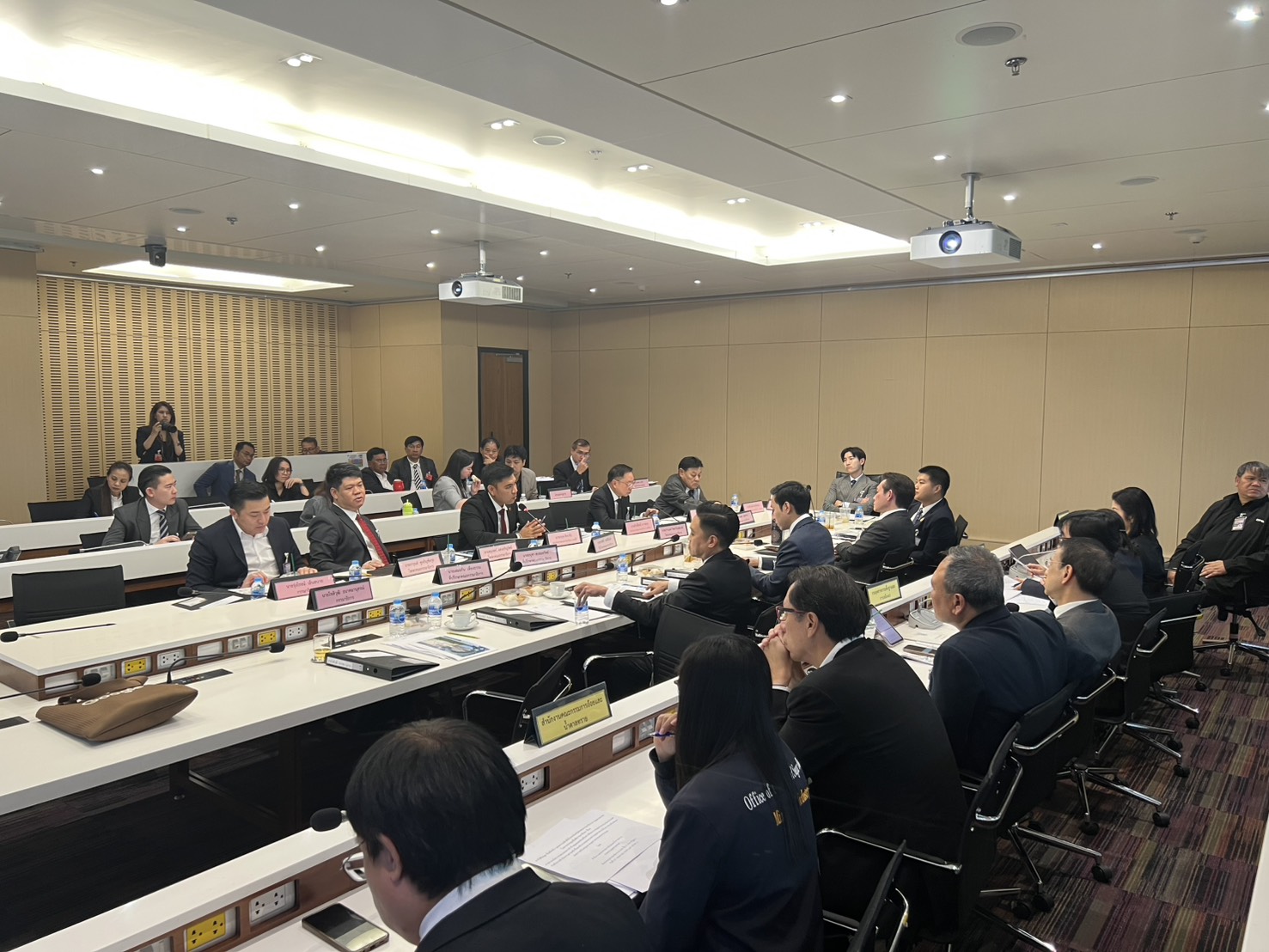 อพร. ร่วมประชุมคณะกรรมาธิการการอุตสาหกรรม สภาผู้แทนราษฎร ณ อาคารรัฐสภา