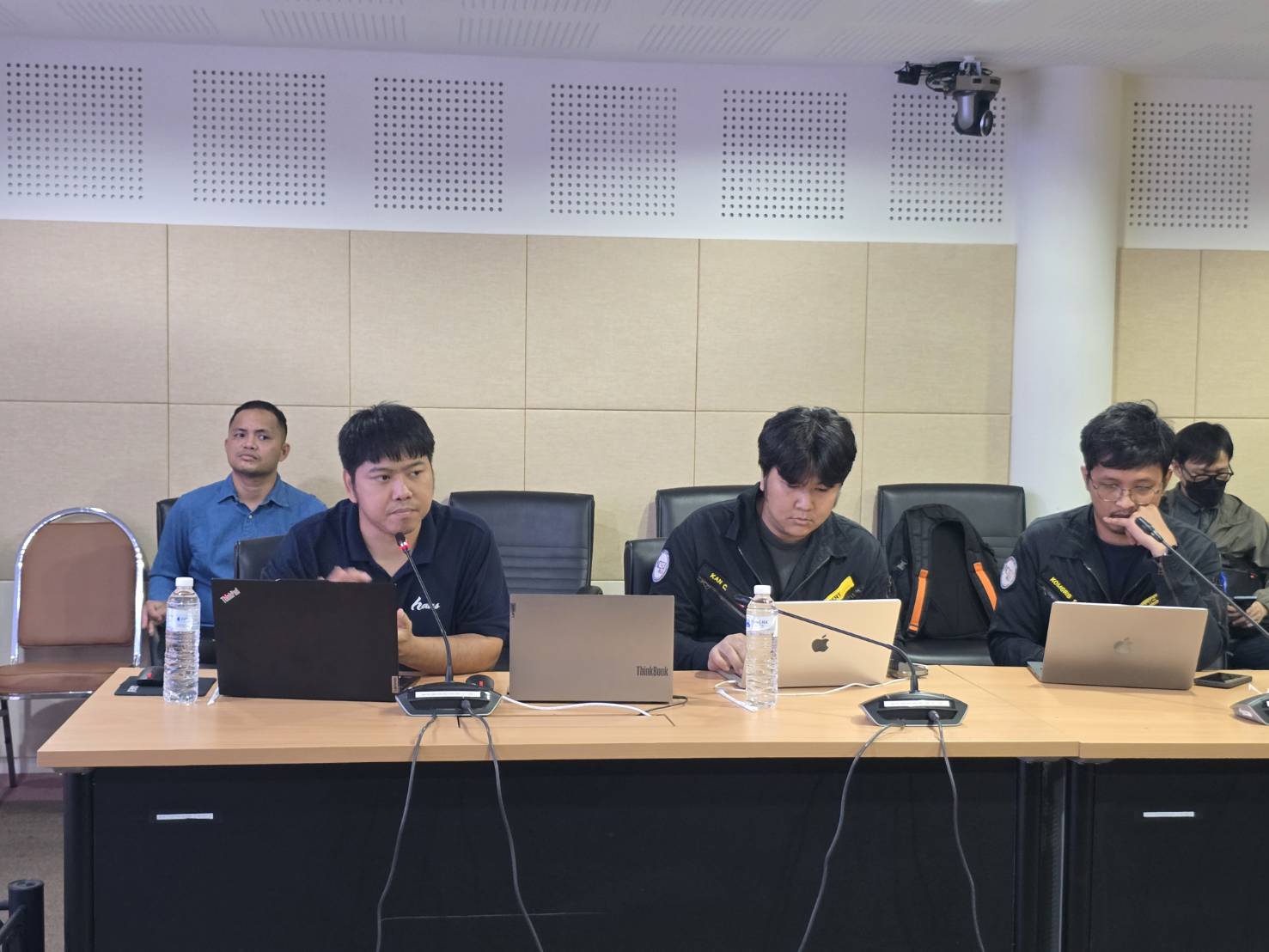 ผอ.ศสท. ให้การต้อนรับคณะเจ้าหน้าที่จาก สกมช. ที่มานำเสนอโครงการเฝ้าระวัง ตรวจจับ และวิเคราะห์การโจมตีบนเครือข่าย (Network Sensor)