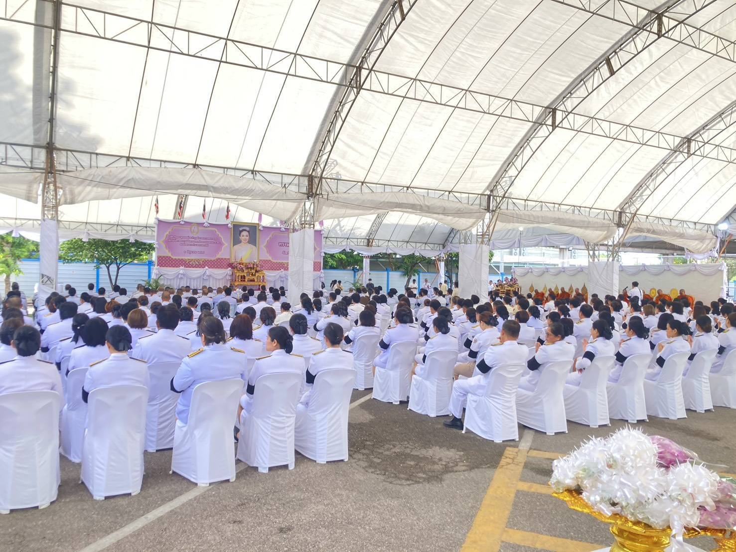 สรข.7 เข้าร่วมพิธีสงฆ์เจริญพระพุทธมนต์และกิจกรรมทำบุญตักบาตรเพื่อถวายเป็นพระราชกุศล เนื่องในวัน เฉลิมพระชนมพรรษา 4 รอบ สมเด็จพระนางเจ้าสุทิดา พัชรสุธาพิมลลักษณ พระบรมราชินี