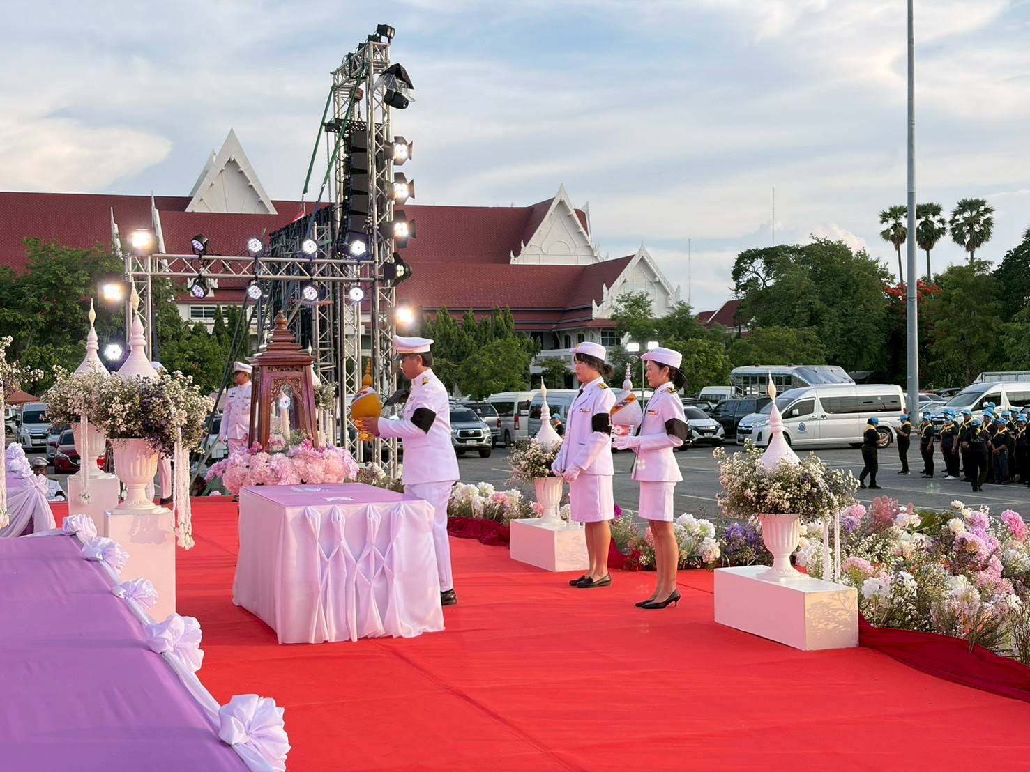 สรข.6 ร่วมพิธีถวายเครื่องราชสักการะและวางพานพุ่ม เนื่องในโอกาสพระราชพิธีมหามงคลเฉลิมพระชนมพรรษา 4 รอบ สมเด็จพระนางเจ้าฯ พระบรมราชินี 3 มิถุนายน 2569