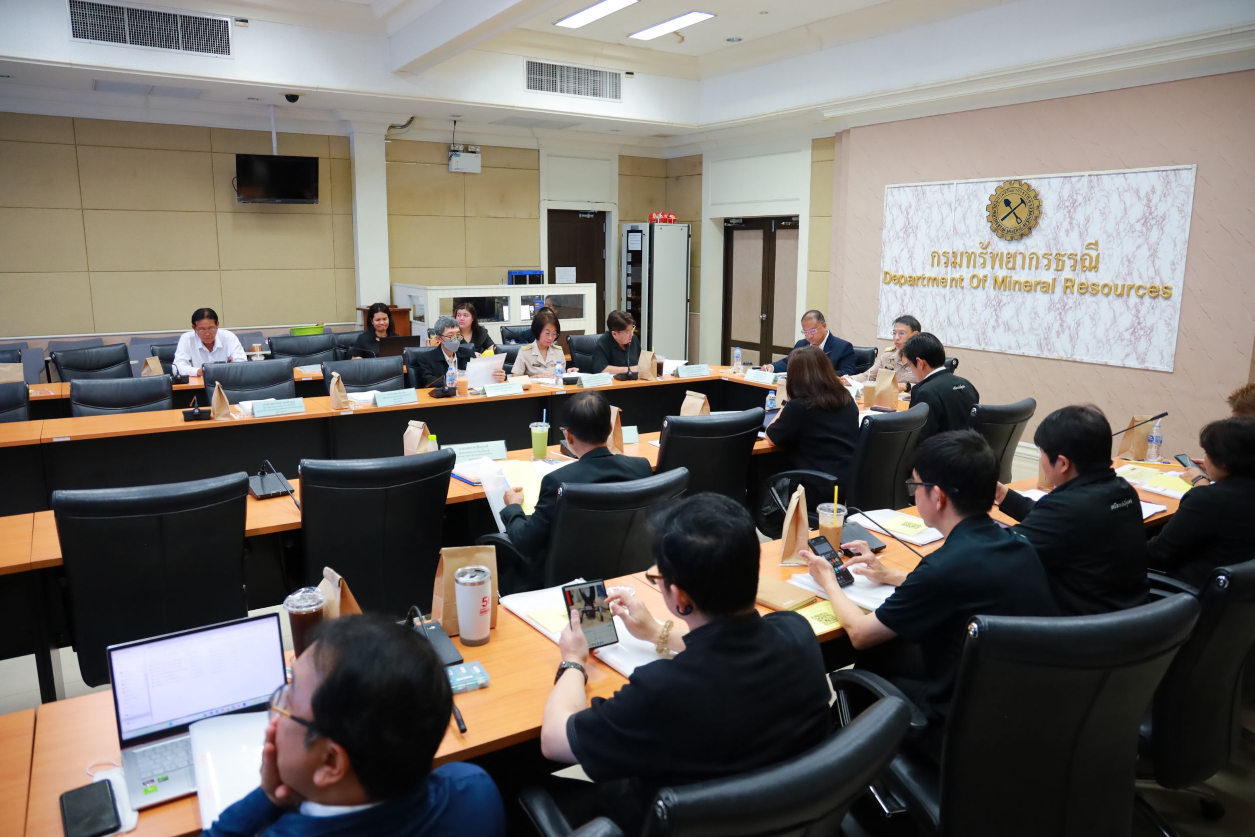 กพร. ร่วมประชุมคณะอนุกรรมการด้านจัดทำแผนแม่บทการบริหารจัดการแร่ ครั้งที่ 1/2569