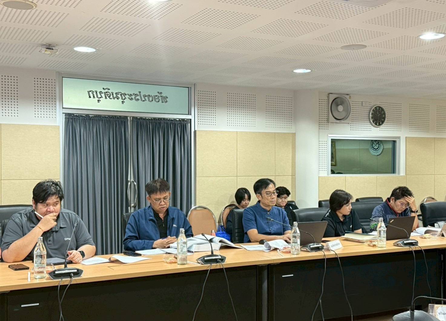 อพร. เป็นประธานการประชุมหารือเพื่อให้ข้อคิดเห็นต่อรายงานการจัดทำข้อมูลฐานเปรียบเทียบ (Baseline Data) ด้านสิ่งแวดล้อมและสุขภาพ ของบริษัท ไทยคาลิ จำกัด