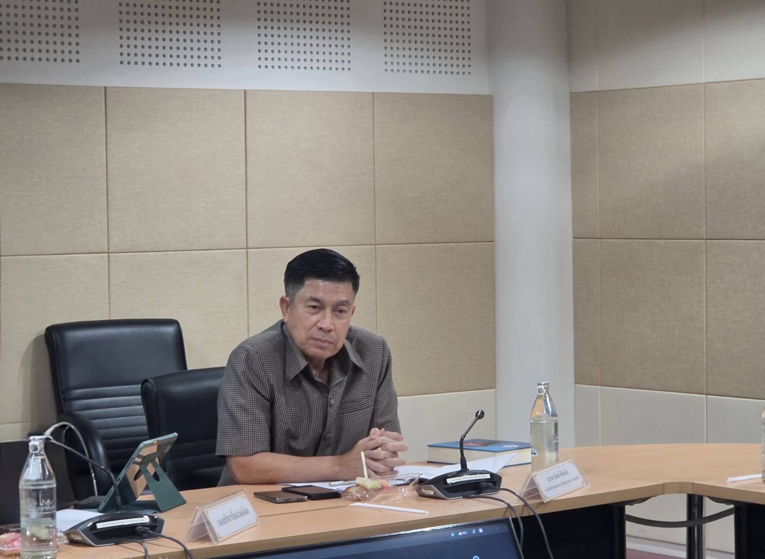 อพร. เป็นประธานการประชุมหารือเพื่อให้ข้อคิดเห็นต่อรายงานการจัดทำข้อมูลฐานเปรียบเทียบ (Baseline Data) ด้านสิ่งแวดล้อมและสุขภาพ ของบริษัท ไทยคาลิ จำกัด