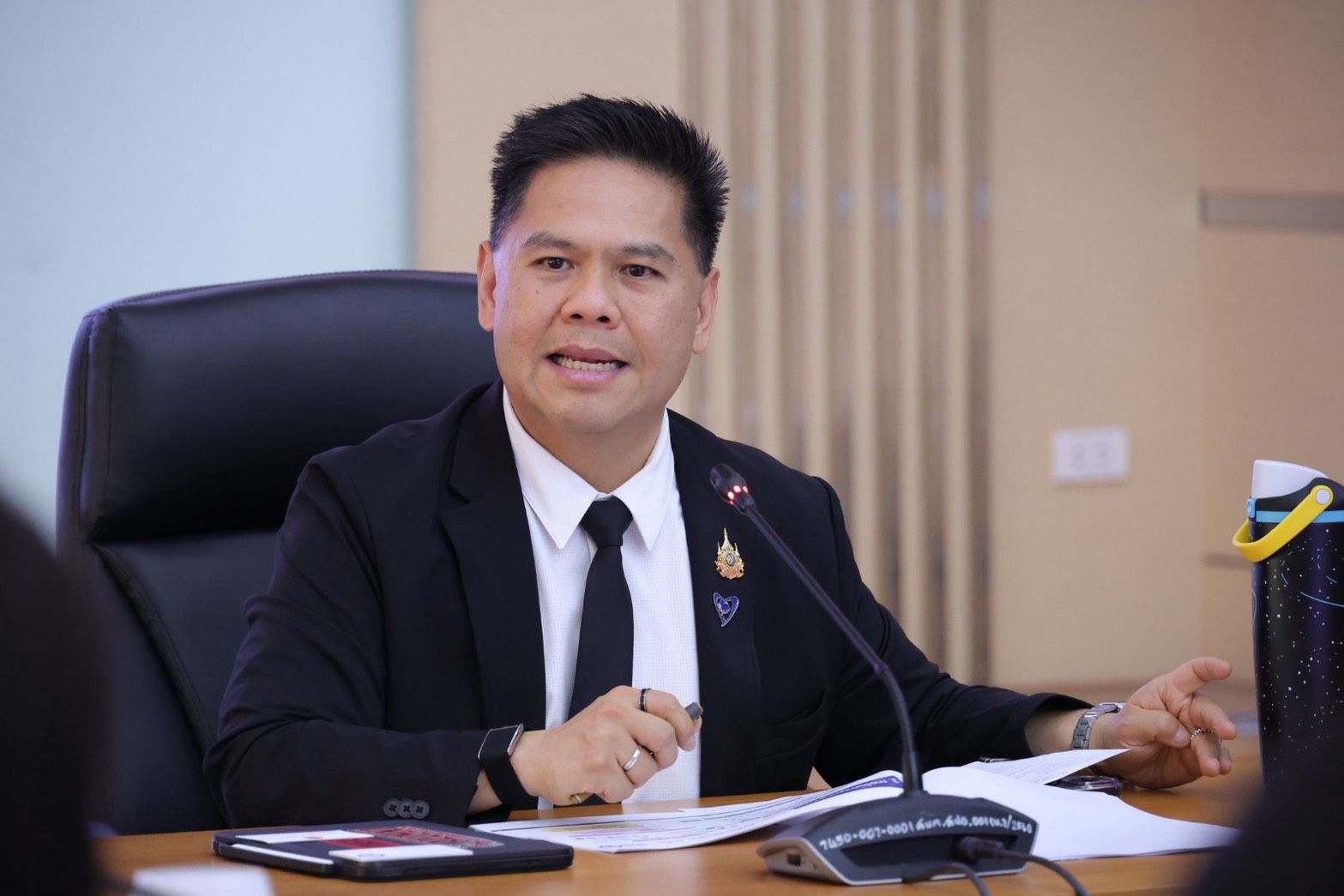 รพร.อานันท์ฯ พร้อมด้วย  ผอ.กยผ. และเจ้าหน้าที่ กพร. เข้าร่วมประชุมหารือและแลกเปลี่ยนความคิดเห็นร่วมกันระหว่างคณะกรรมาธิการการพาณิชย์และการอุตสาหกรรม วุฒิสภา กับคณะผู้บริหาร อก.