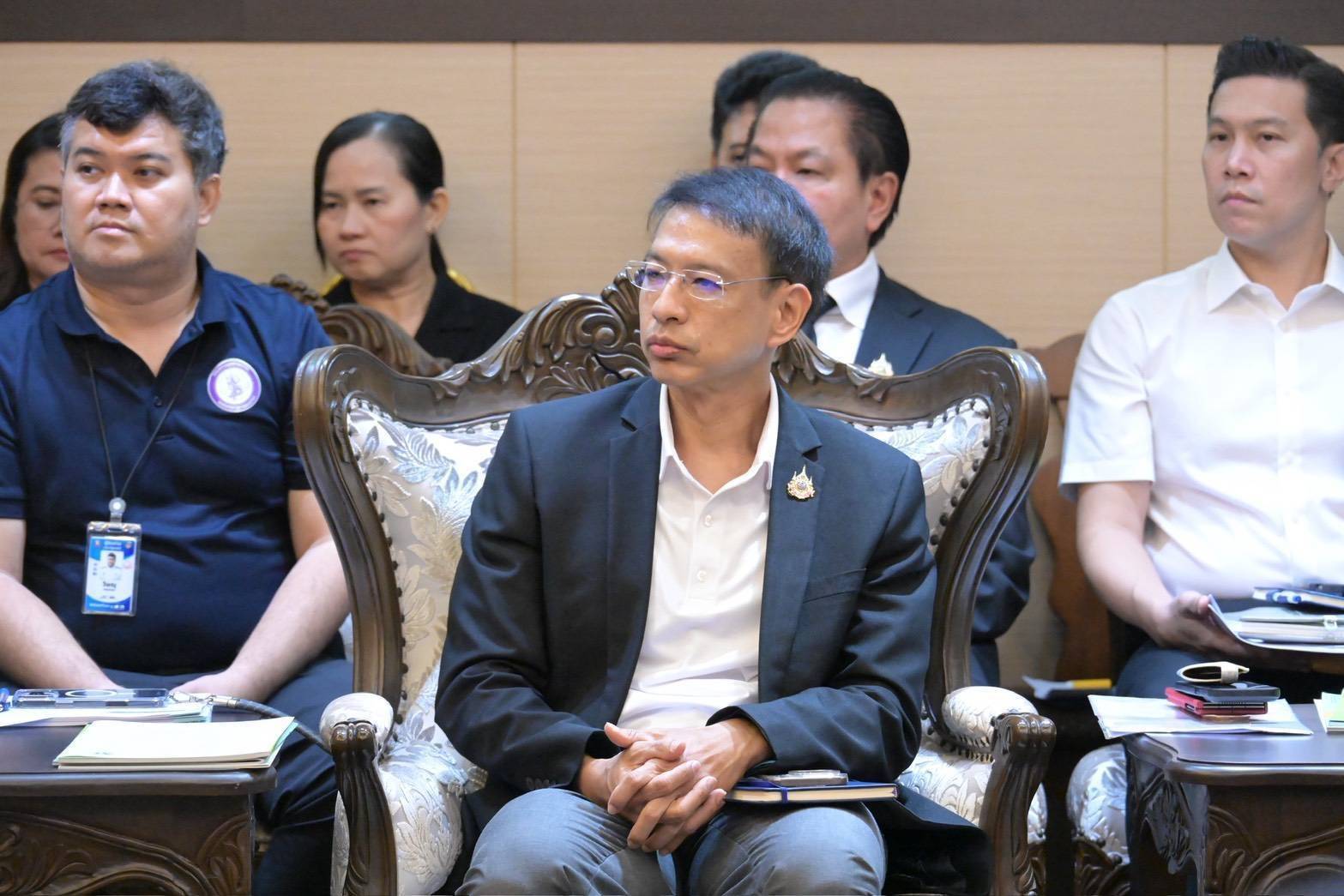 อพร. ร่วมคณะ รวอ.วราวุธฯ ในโอกาสให้นายสุรชัย นิ่มละออ นายกสมาคมอุตสาหกรรมปูนซีเมนต์ไทย และคณะเข้าพบ