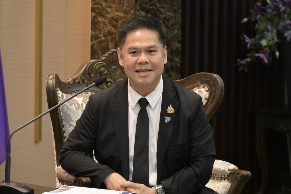อพร. ร่วมคณะ รวอ.วราวุธฯ ในโอกาสให้นายสุรชัย นิ่มละออ นายกสมาคมอุตสาหกรรมปูนซีเมนต์ไทย และคณะเข้าพบ