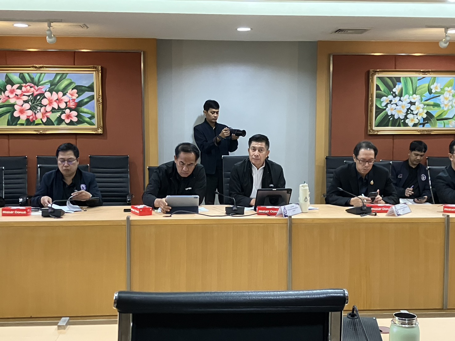 รพร.อานันท์ ผอ.กม. และเจ้าหน้าที่ กม. เข้าร่วมประชุมคณะกรรมการปรับปรุงระเบียบว่าด้วยการจ่ายเงินสินบนรางวัลและ ค่าใช้จ่ายในการดำเนินงาน ตามกฎหมายที่อยู่ในความรับผิดชอบของ อก. ครั้งที่ 2/2569