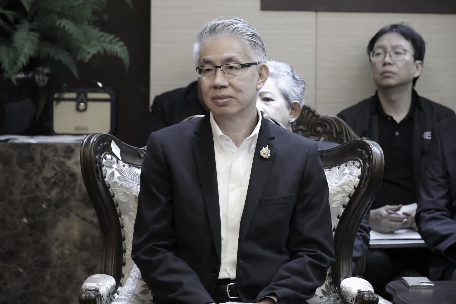 อพร. และ ผอ.กยผ. ร่วมคณะ รวอ.วราวุธฯ ในโอกาสให้การต้อนรับนายโอตากะ มาซาโตะ (H.E. Mr. Otaka Masato) เอกอัครราชทูตวิสามัญผู้มีอำนาจเต็มแห่งญี่ปุ่นประจำประเทศไทย และคณะ