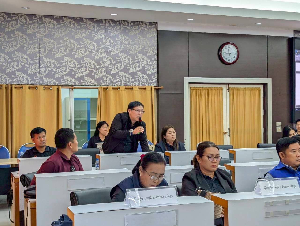 รพร.อานันท์ฯ เป็นประธานการประชุมวาระพิเศษ คณะกรรมการเพื่อตรวจสอบควบคุมและเฝ้าระวังการทำเหมืองแร่ทองคำ บริษัท อัครา รีซอร์สเซส จำกัด (มหาชน)