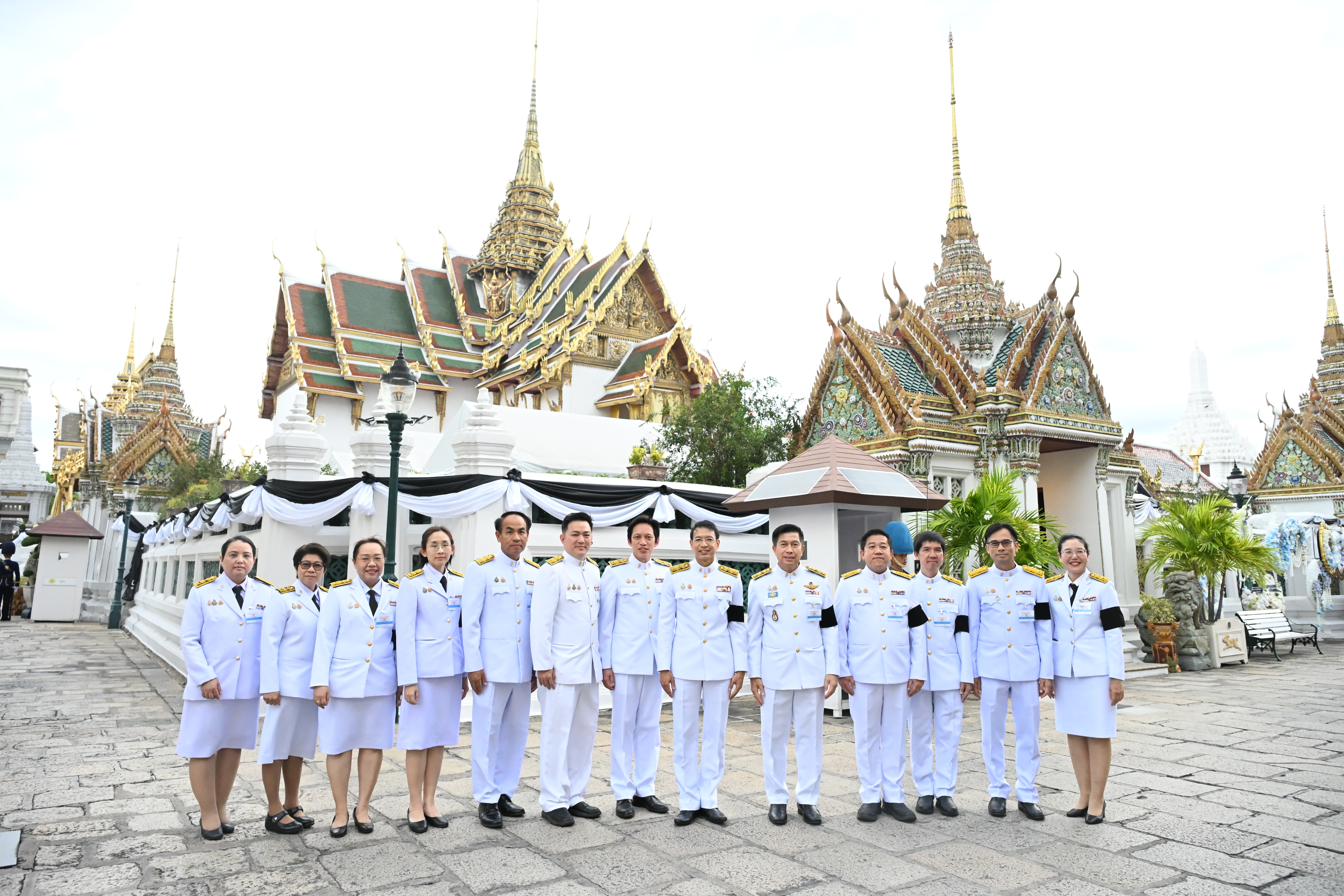 กพร. เข้าร่วมในโอกาสที่ อก. ได้รับพระราชทานพระบรมราชานุญาตให้ร่วมเป็นเจ้าภาพพระพิธีธรรมสวดพระอภิธรรมพระบรมศพ สมเด็จพระนางเจ้าสิริกิติ์ พระบรมราชินีนาถ พระบรมราชชนนีพันปีหลวง