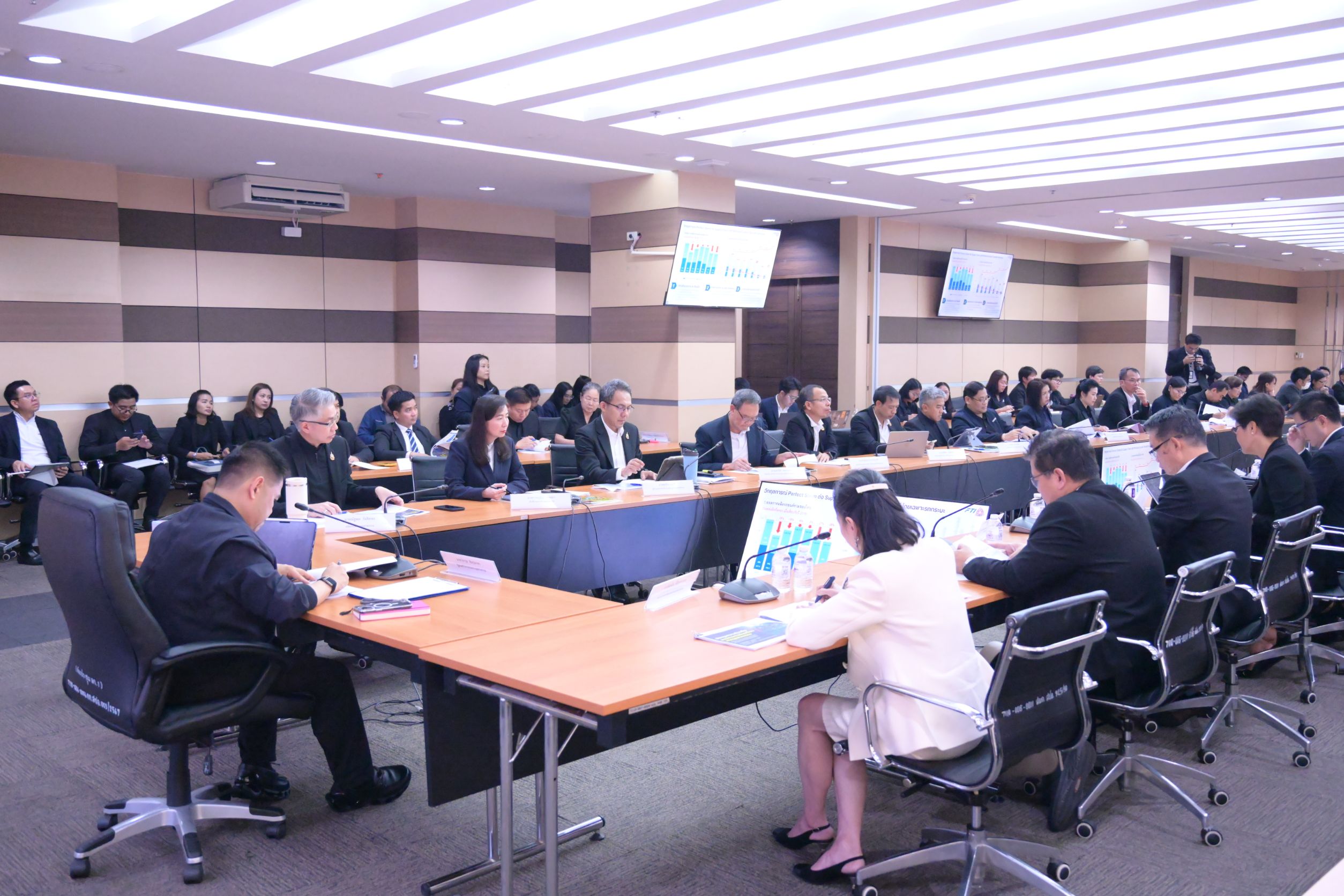 กพร. ร่วมคณะ รวอ.วราวุธ ในโอกาสคณะผู้บริหารสภาอุตสาหกรรมแห่งประเทศไทยเข้าพบ