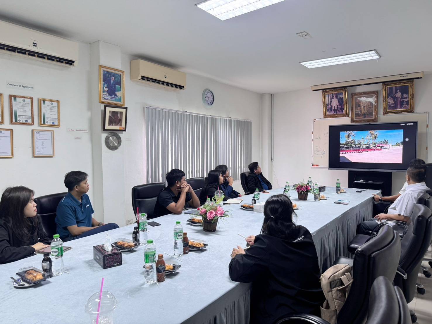 ผอ.กนอ. ร่วมลงพื้นที่สำรวจ จัดเก็บข้อมูล และประชุมหารือกับผู้บริหารและเจ้าหน้าที่ของบริษัท ผลิตภัณฑ์ตราเพชร จำกัด (มหาชน) และบริษัท เอสซีจีซิเมนต์ จำกัด จ.สระบุรี