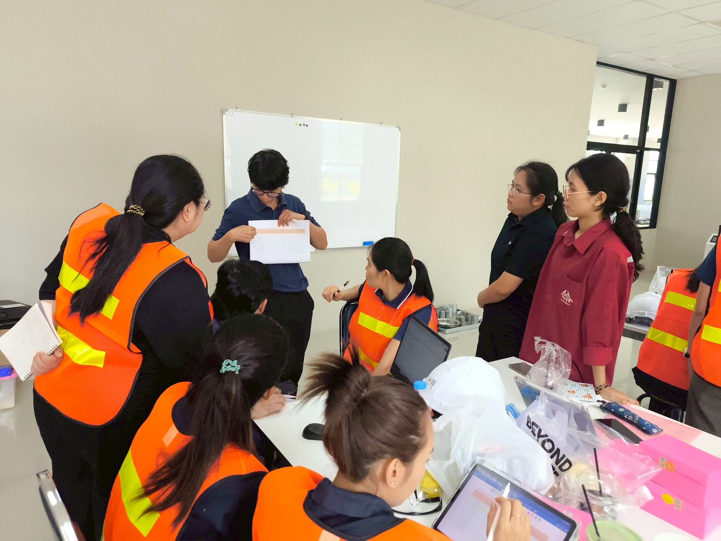 สรข.2 ร่วมกับ ม.ขอนแก่น จัดอบรมถ่ายทอดองค์ความรู้และฝึกทักษะในการปฏิบัติงานด้านการวิเคราะห์วิจัยทางกลศาสตร์หินและแร่ ต่อเนื่องเป็นวันที่ 2