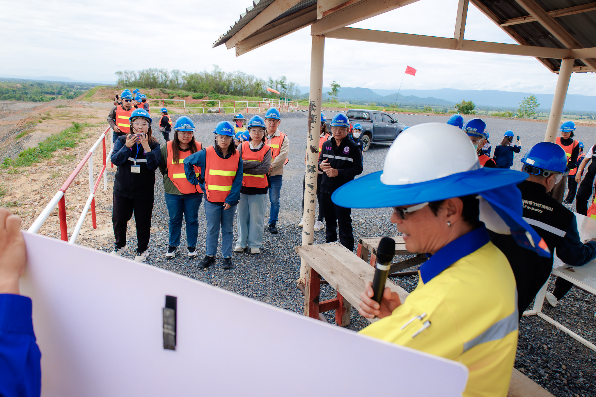 สรข.5 ร่วมเป็นวิทยากรบรรยายเกี่ยวกับกองทุนที่เกี่ยวข้องกับการทำเหมืองแร่ และการดำเนินการด้านกองทุนตามนโยบายและแผนยุทธศาสตร์ในการบริหารจัดการแร่ทองคำ