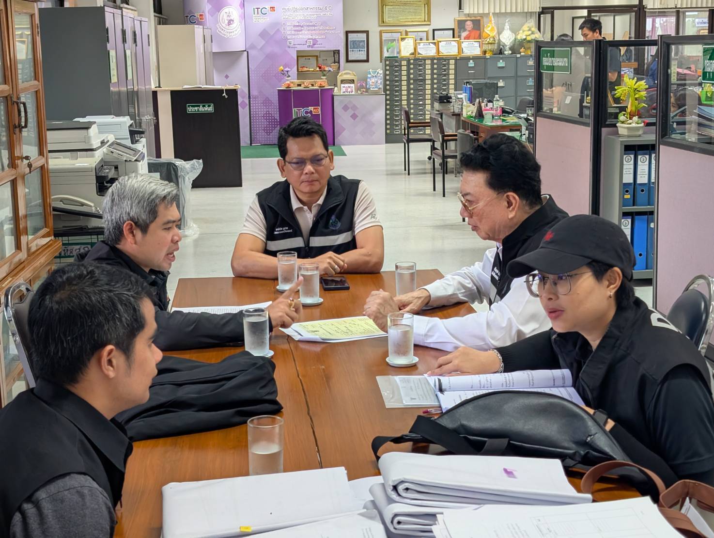 สรข.5 ร่วมตรวจสอบและดำเนินคดีกรณีได้รับแจ้งเรื่องร้องเรียนการประกอบกิจการโรงงานโม่ บด หรือย่อยหินโดยไม่ได้รับอนุญาต ในพื้นที่ จ.กำเเพงเพชร