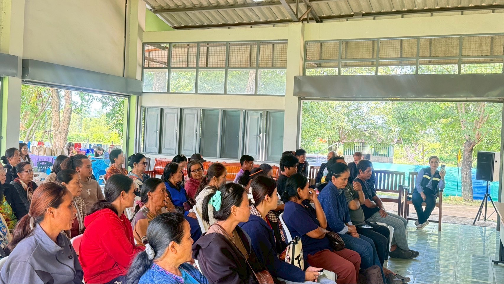 สรข.2 สรข.2 เข้าร่วมชี้แจงการดำเนินโครงการในการจัดรับฟังความคิดเห็นของชุมชนในพื้นที่ที่ขอประทานบัตร สำหรับคำขอประทานบัตรที่ 2/2569 ของบริษัท ศิลาน้ำยืน จำกัด