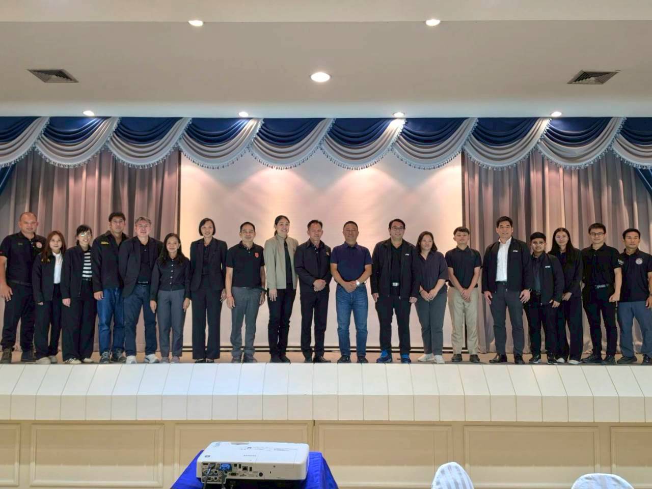กว. และ สรข.8 ร่วมเป็นวิทยากรสาธิตและบรรยายในกิจกรรมการศึกษาดูงานและแลกเปลี่ยนองค์ความรู้เกี่ยวกับการนำเทคโนโลยีอากาศยานไร้คนขับมาใช้ในการตรวจสอบด้านสิ่งแวดล้อม