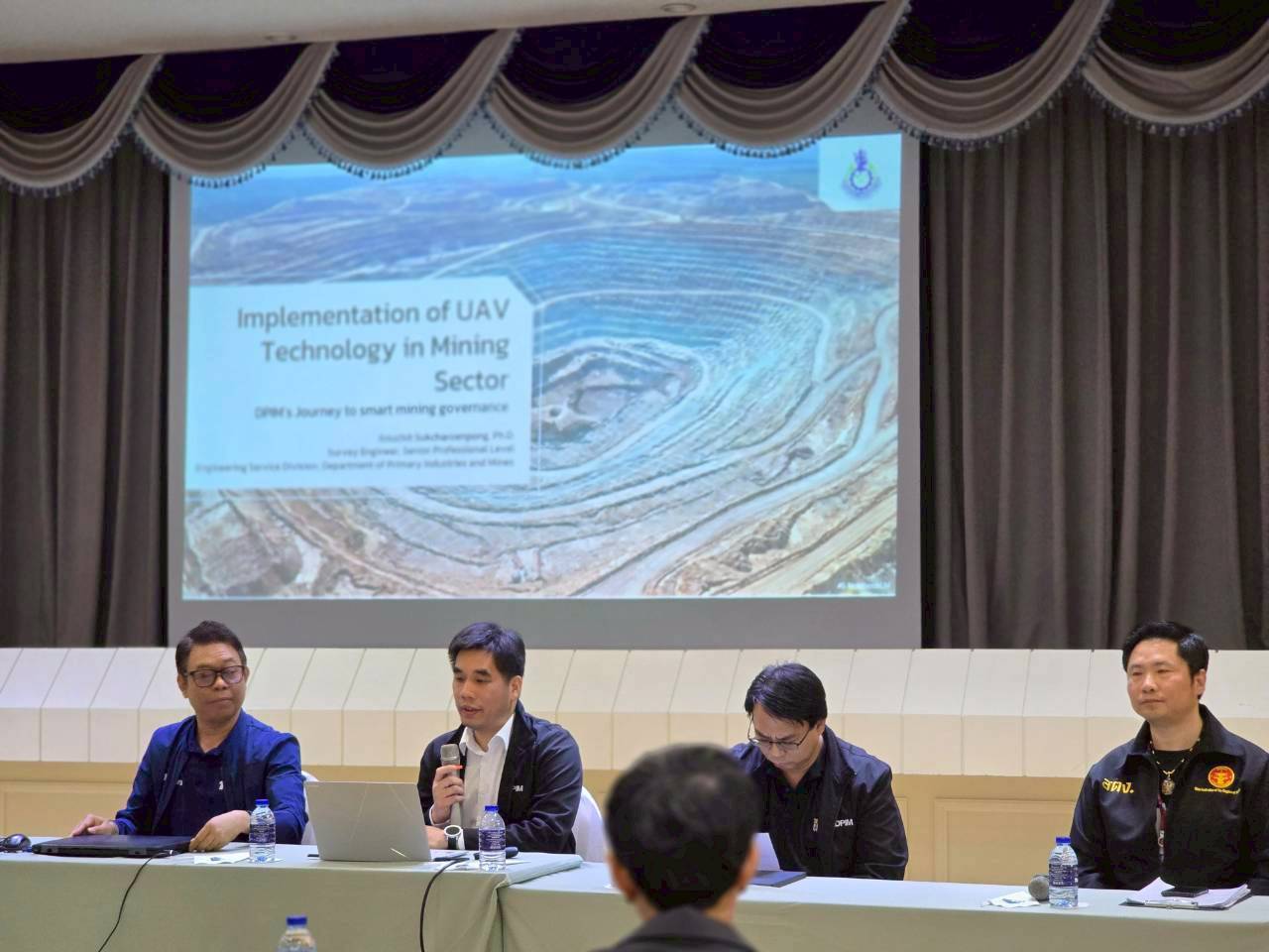 กว. และ สรข.8 ร่วมเป็นวิทยากรสาธิตและบรรยายในกิจกรรมการศึกษาดูงานและแลกเปลี่ยนองค์ความรู้เกี่ยวกับการนำเทคโนโลยีอากาศยานไร้คนขับมาใช้ในการตรวจสอบด้านสิ่งแวดล้อม