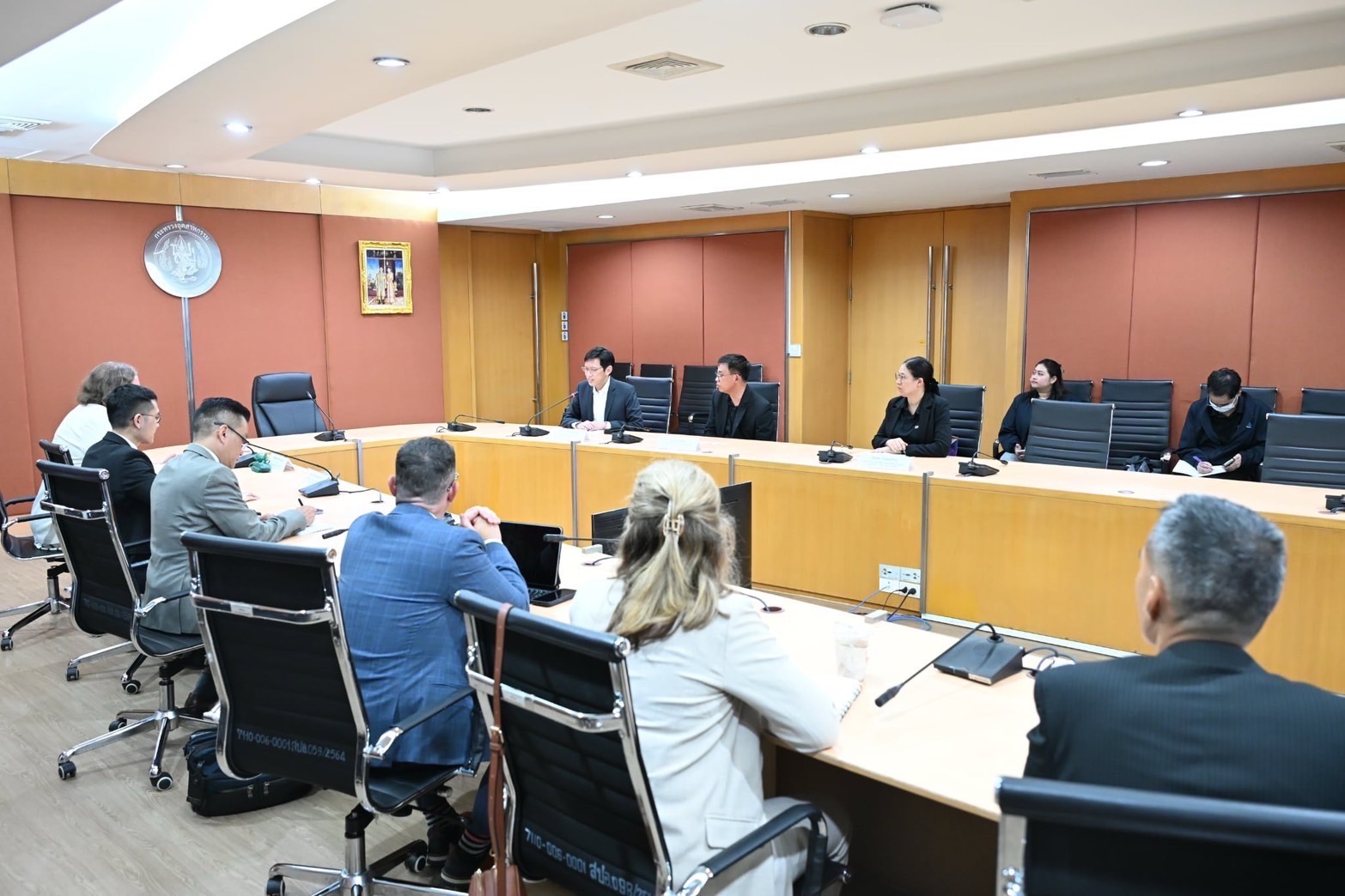 รพร.ปณตสรรค์ เป็นผู้แทน อก. ในการต้อนรับและหารือกับ Ms. Richelle Bourgoin ปลัดกระทรวงการค้าและการพัฒนาการส่งออก รัฐแซสคัตเชวัน ประเทศแคนาดา พร้อมคณะ ในโอกาสเดินทางเยือนประเทศไทย