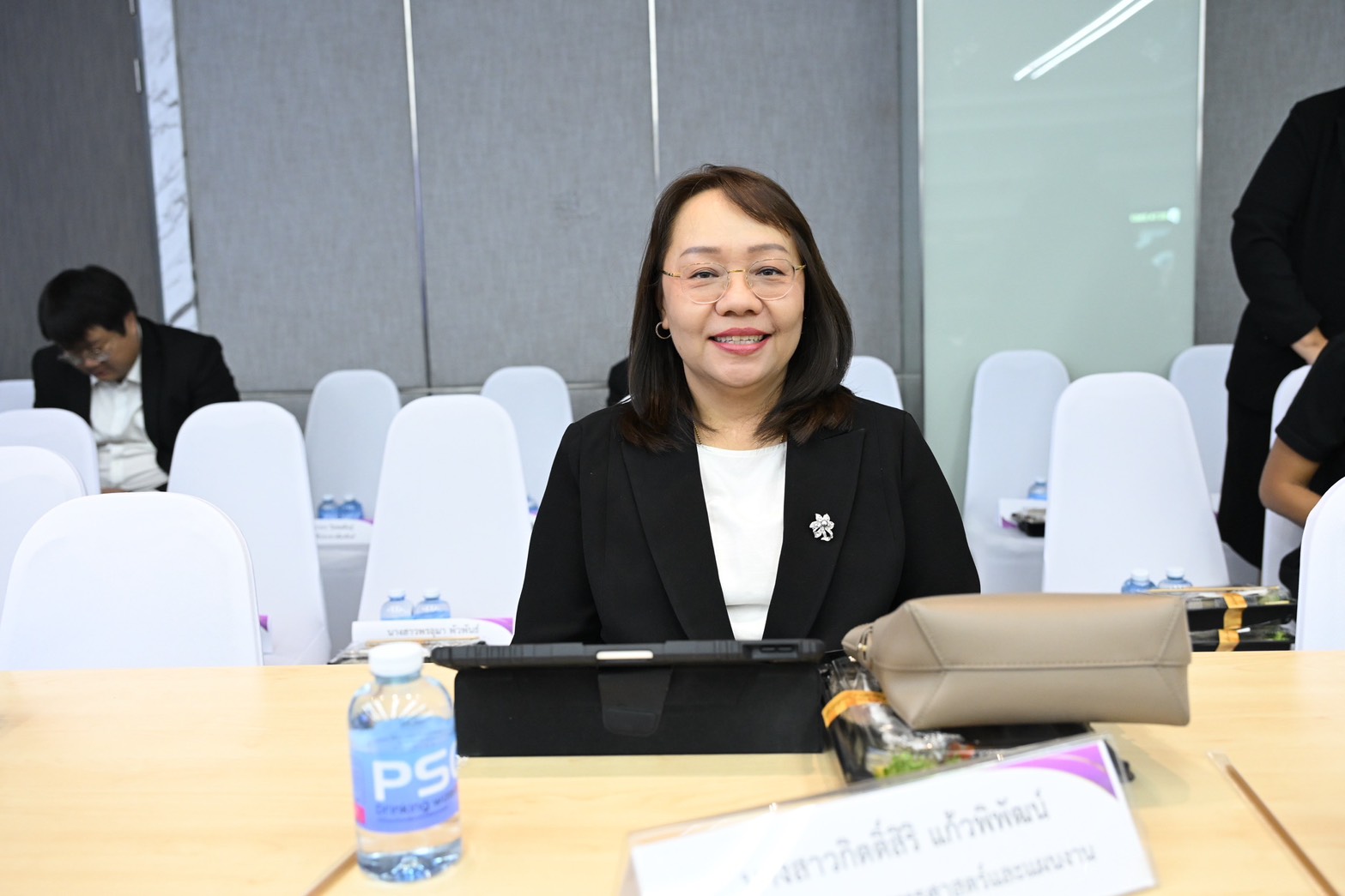 กพร. เข้าร่วมการประชุมตรวจเยี่ยมการปฏิบัติงาน พร้อมมอบนโยบายการขับเคลื่อนการดำเนินงานของ อก.