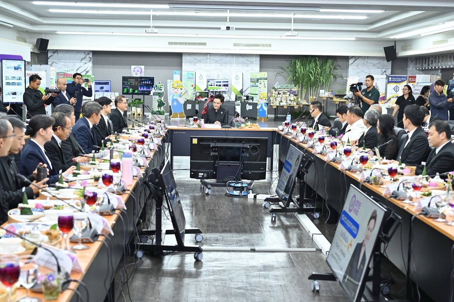 กพร. เข้าร่วมการประชุมตรวจเยี่ยมการปฏิบัติงาน พร้อมมอบนโยบายการขับเคลื่อนการดำเนินงานของ อก.