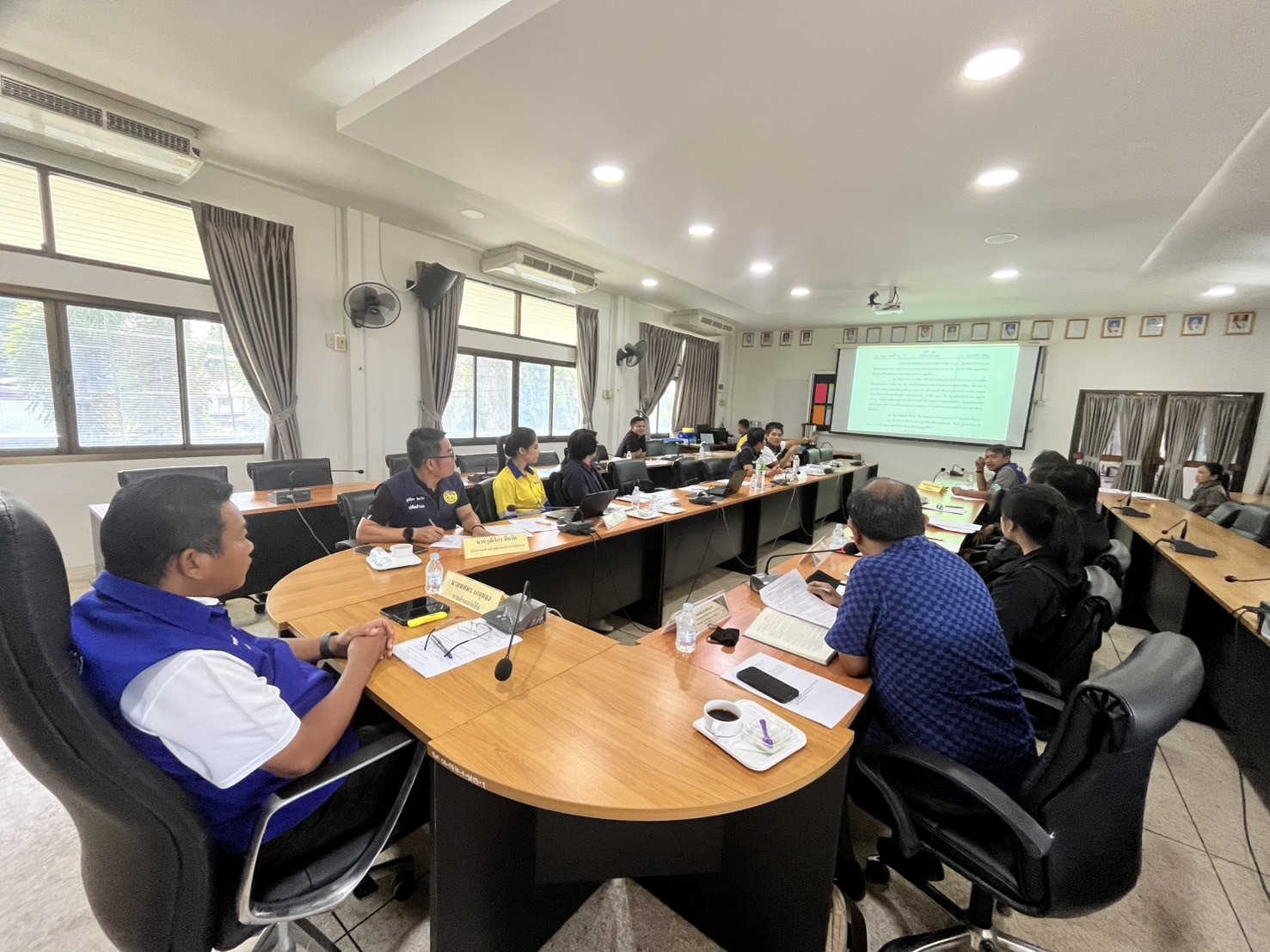 ผอ.สรข.5 ร่วมประชุมหารือกรณีบริษัท อัครา รีซอร์สเซส จำกัด (มหาชน) ขอทำเหมืองใกล้ทางสาธารณะ และทางน้ำสาธารณะ