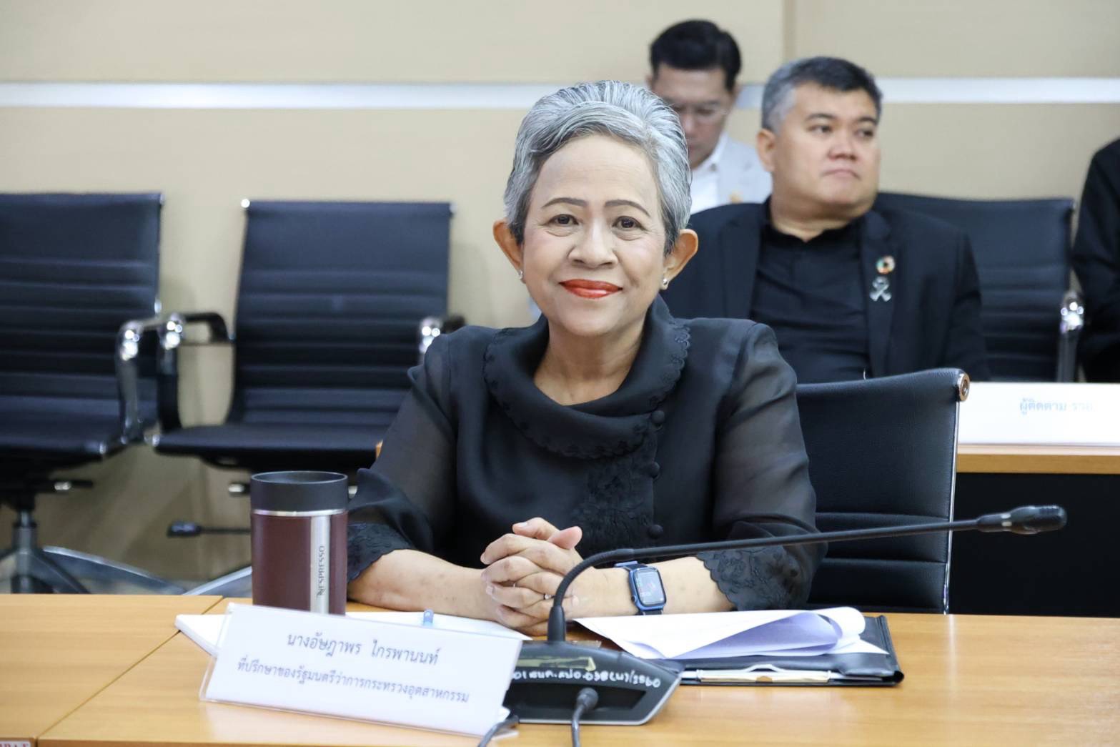 กพร. ร่วมการแลกเปลี่ยนความคิดเห็นในโอกาสที่คณะกรรมาธิการการพัฒนาการเมือง การมีส่วนร่วมของประชาชน สิทธิมนุษยชน สิทธิ เสรีภาพ และการคุ้มครองผู้บริโภค วุฒิสภา เข้าพบ รวอ.วราวุธ