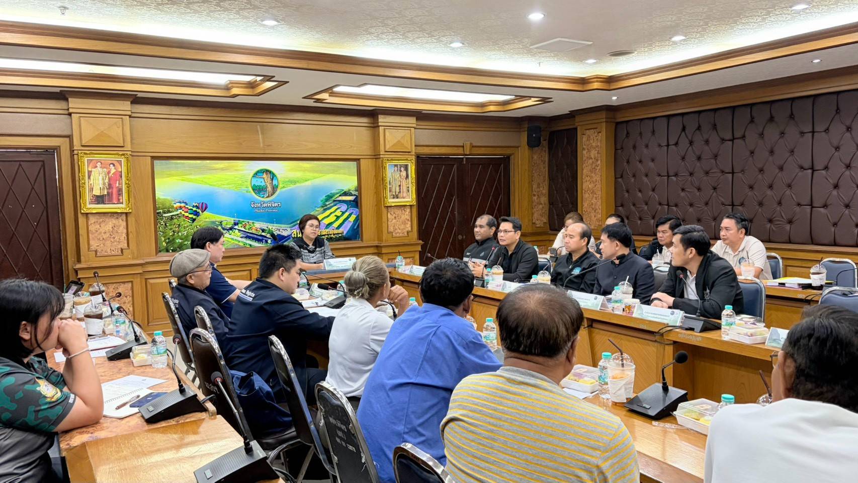 ผอ.สรข.5 ร่วมลงพื้นที่ตรวจสอบชี้แจงข้อเท็จจริงกรณีร้องเรียนคัดค้านการขออนุญาตประกอบกิจการโรงงานโม่บดหรือย่อยหิน ในพื้นที่ จ.พิจิตร
