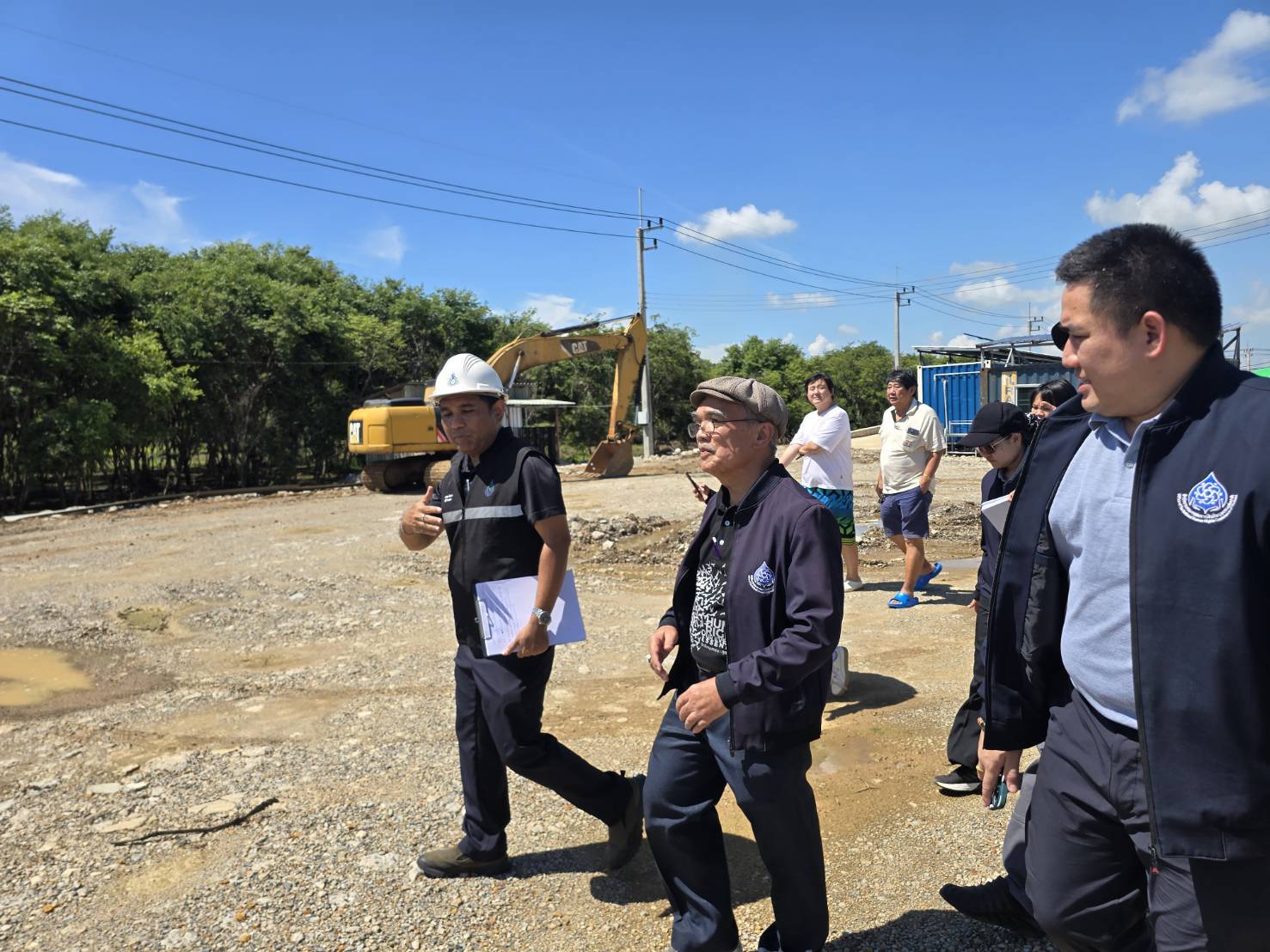 ผอ.สรข.5 ร่วมลงพื้นที่ตรวจสอบชี้แจงข้อเท็จจริงกรณีร้องเรียนคัดค้านการขออนุญาตประกอบกิจการโรงงานโม่บดหรือย่อยหิน ในพื้นที่ จ.พิจิตร