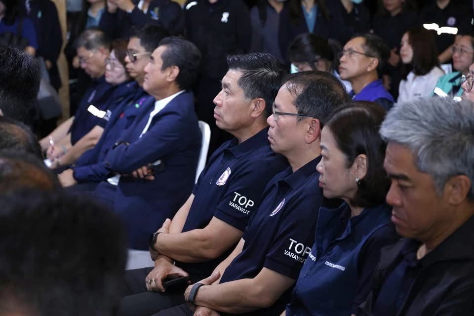 รพร.อานันท์ ร่วมคณะ รวอ.วราวุธ เข้าร่วมการหารือเพื่อรับฟังปัญหาและพบปะผู้ประกอบการที่ได้รับผลกระทบจากสถานการณ์อุทกภัย