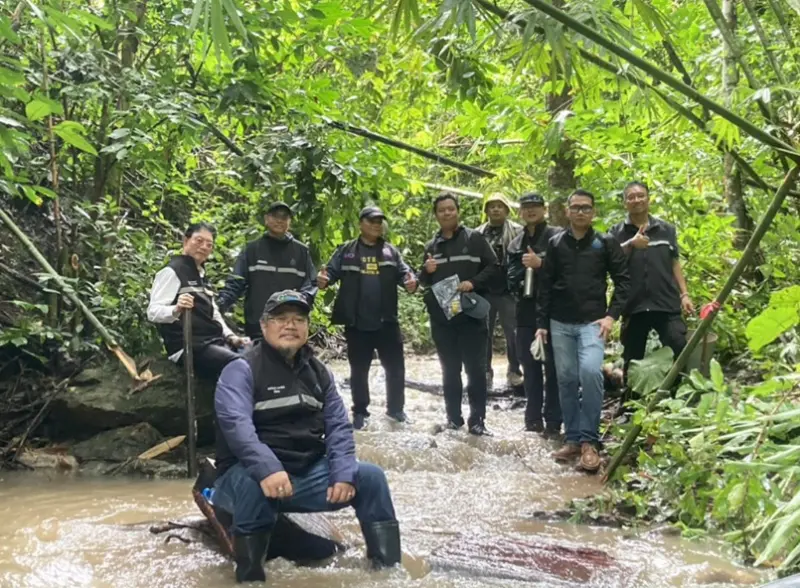 กม. และ สรข.7 ตรวจสอบพื้นที่ลักลอบทำเหมืองแร่ในบริเวณพื้นที่ หมู่ที่ 9 ต.วังกระแจะ อ.ไทรโยค จ.กาญจนบุรี