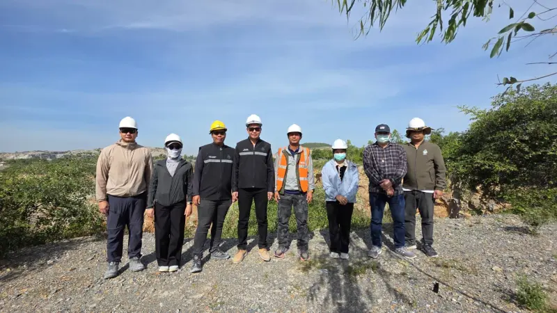 ผอ.สรข.7 ราชบุรี พร้อมด้วยเจ้าหน้าที่ ลงพื้นที่กลุ่มเหมือง ต.จรเข้สามพัน เพื่อติดตามตรวจสอบการแก้ไขปัญหาเรื่องฝุ่นละออง