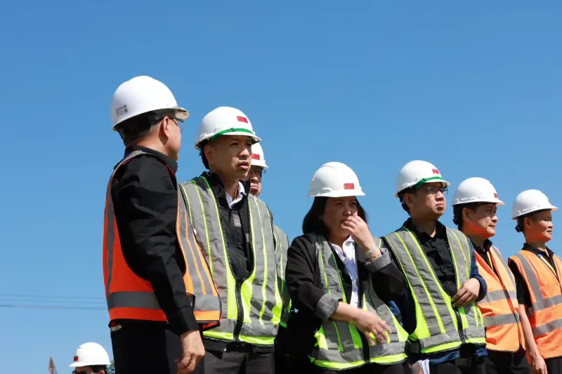 อพร.อดิทัต ลงพื้นที่ติดตามความคืบหน้ากรณีดินสไลด์ในพื้นที่ทิ้งดินและพื้นที่เก็บมูลดินทรายของ กฟผ. (เหมืองแม่เมาะ)