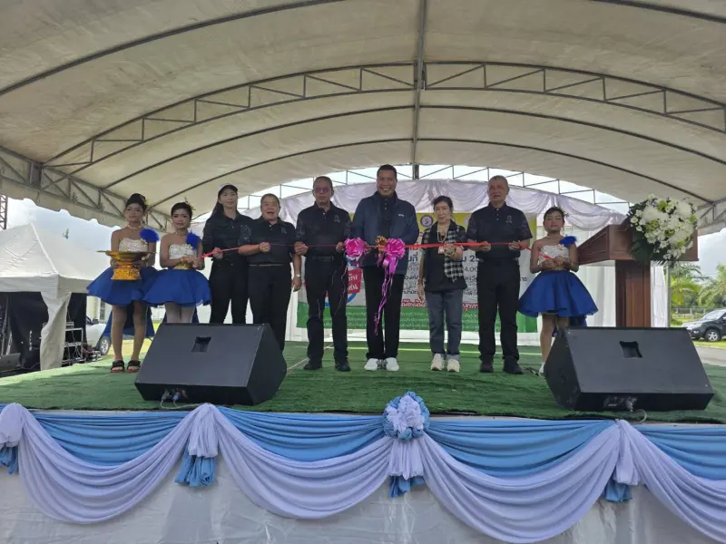 รพร.อารยา เป็นประธานกล่าวเปิดการสัมมนาถ่ายทอดองค์ความรู้ เรื่อง “เทคโนโลยีการผลิตทรายทดแทนจากหินฝุ่นแกรนิตระดับโรงงานต้นแบบ และการเพิ่มคุณภาพแร่เฟลด์สปาร์เกรดต่ำ