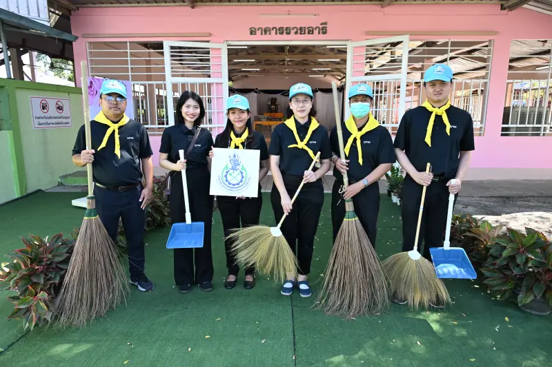 ลสล. และเจ้าหน้าที่ กพร. เข้าร่วมกิจกรรมจิตอาสา “ตามรอยพ่อ ที่บ้านกึ่งวิถี” เนื่องในวันคล้ายวันพระบรมราชสมภพ พระบาทสมเด็จพระบรมชนกาธิเบศร มหาภูมิพลอดุลยเดชมหาราช บรมนาถบพิตร วันชาติ และวันพ่อแห่งชาติ 5 ธันวาคม 2568